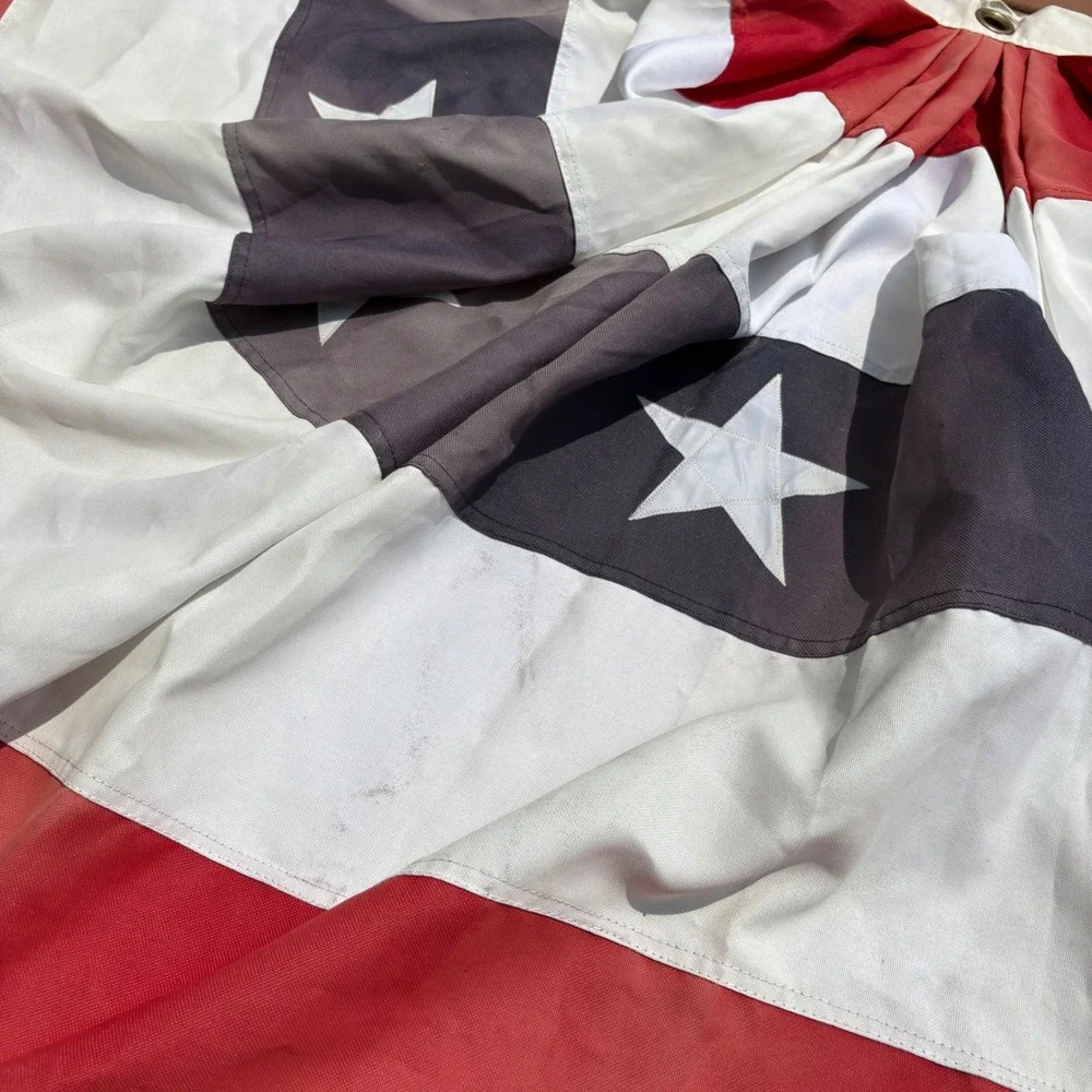 Vintage Pleated Fan Flag Bunting Unisex 68x36 Red White Blue Patriotic Decor‎